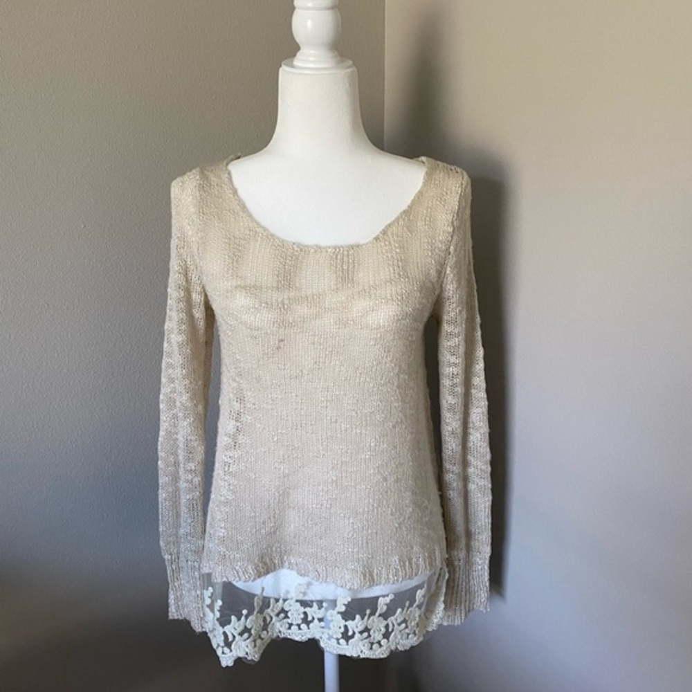 BOUTIQUE | Open Knit top with lace detail size M
